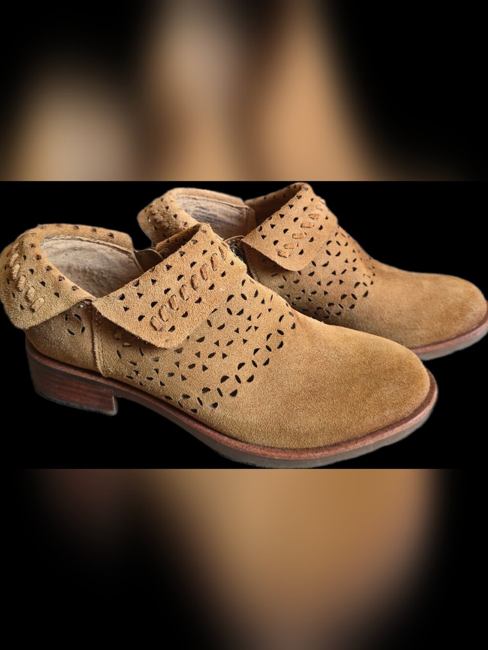 Sofft Bristow Tan Suede Laser Cut Ankle Booties Size 6M - Picture 3 of 16